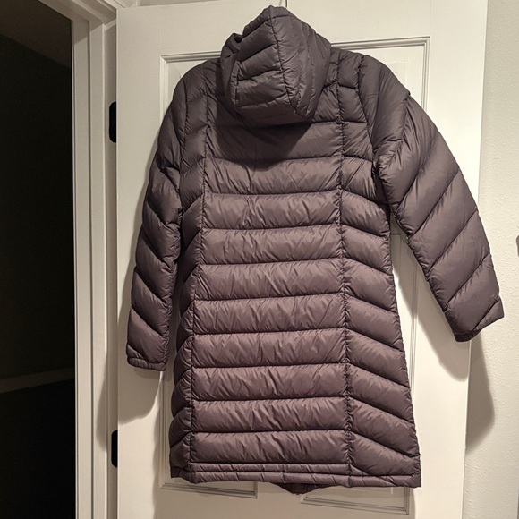 Women's Gray Hooded Puffer Coat - Picture 3 of 4
